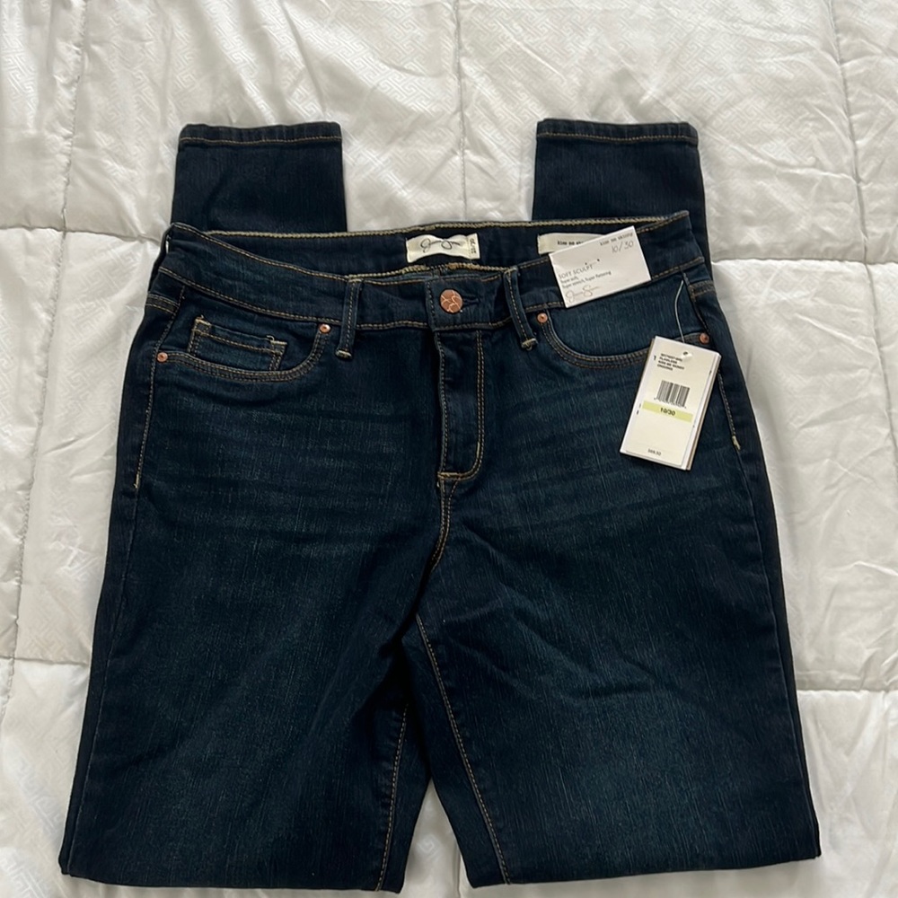 NWT Jessica Simpson Kiss me Skinny Jeans
Soft Sculpt, super flattering stretch